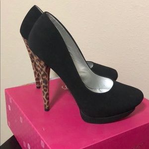 ShoeDazzle Sexy Faux Swede Leopard Pumps